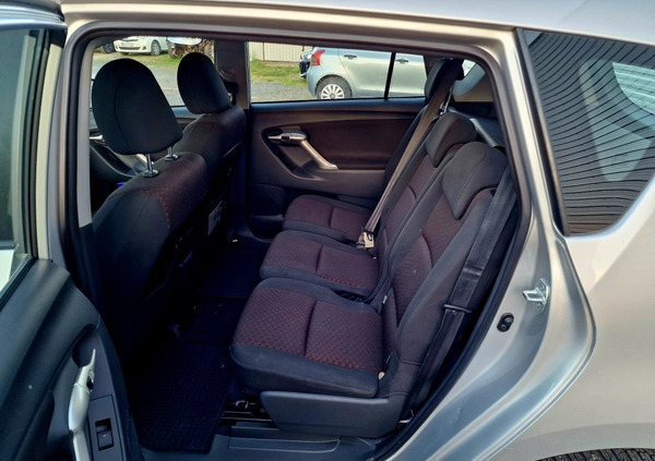 Toyota Verso cena 24900 przebieg: 190000, rok produkcji 2011 z Sieradz małe 172